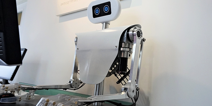 IDC Develops World's First Web-Browsing Robot