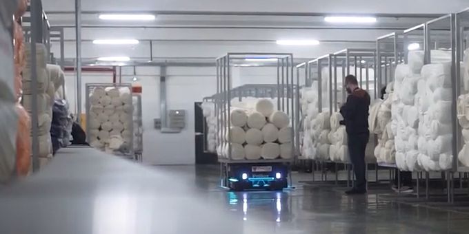 5 MIR1000 Robots Automates the Internal Transportation of Heavy Loads at Florisa	